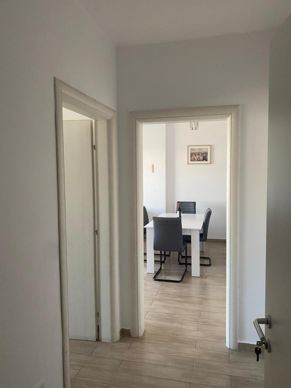 Port View In Apartment *